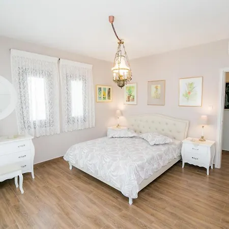 Βίλα Mermaid Beachfront *