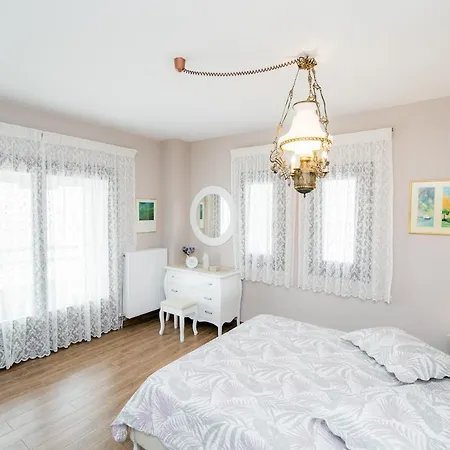 Βίλα Mermaid Beachfront *