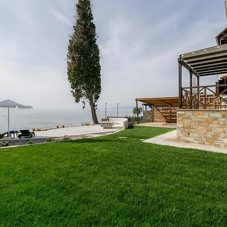 Mermaid Beachfront Βίλα Κορωπί