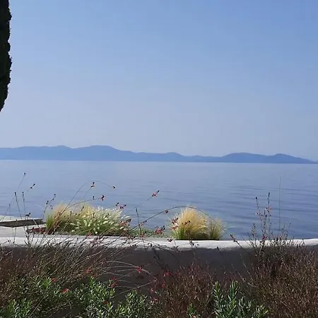 Mermaid Beachfront Κορωπί