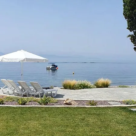 Mermaid Beachfront Βίλα *