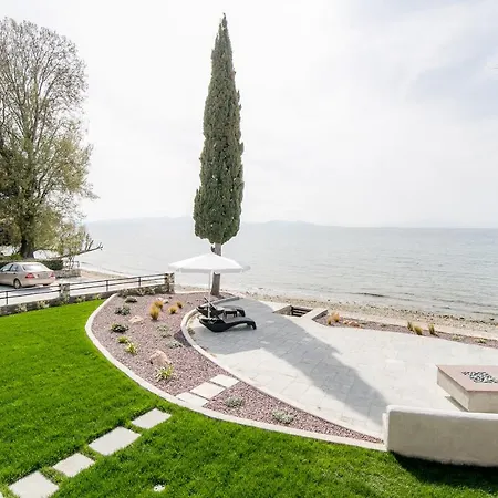 Villa Mermaid Beachfront Koropi