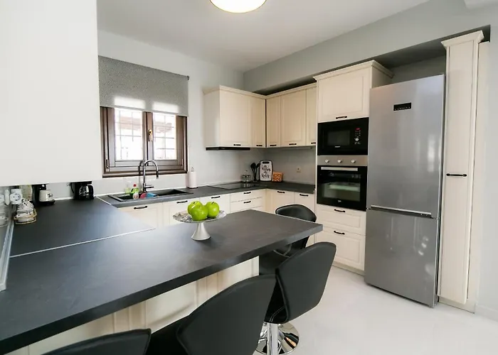 Villa Mermaid Beachfront Koropi