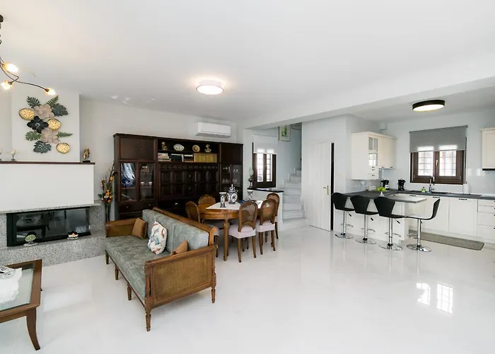 Villa Mermaid Beachfront