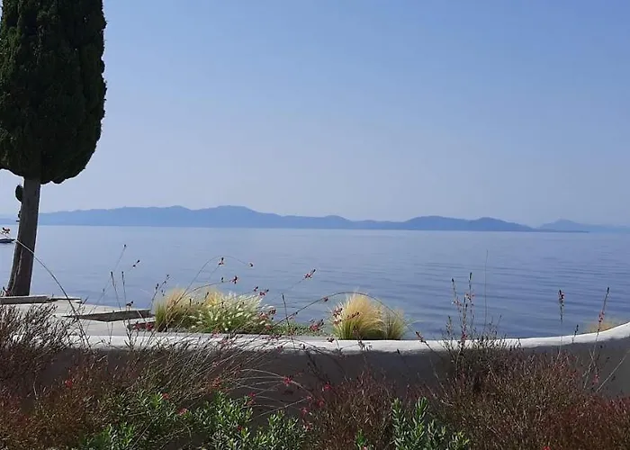 Mermaid Beachfront Koropi